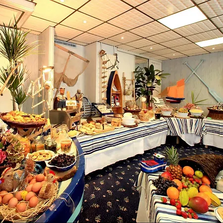 Hotel Aigue Marine 3*